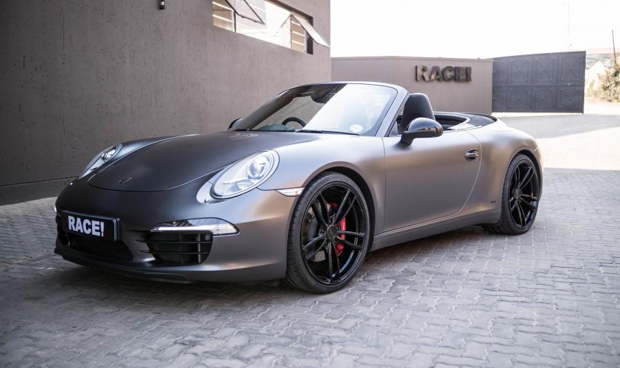  Porsche 911 Carrera S Cabriolet by RACE! (991) 2018 года  (фото 1 из 12)